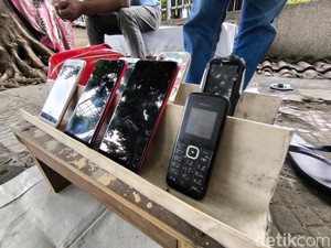 Tri yang Bertahan dengan Kejujuran di Tengah Persaingan