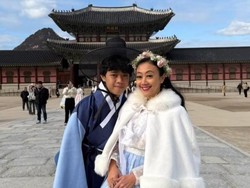 Asri Welas Jaga Semangat Hidup dengan Makeover Penampilan Asri Welas Jaga Semangat Hidup dengan Makeover Penampilan