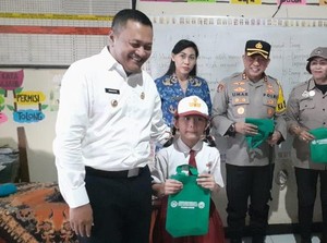 Tinjau MBG di Gianyar, Mahayastra Ingatkan Siswa Tak Mengantuk Seusai Makan