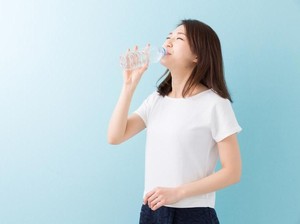Kenali Ciri-ciri Air Mineral yang Baik untuk Sahur dan Berbuka Puasa