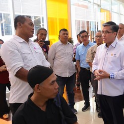 Menaker Datangi Pabrik Sritex di Sukoharjo, Beri Update Investor Baru