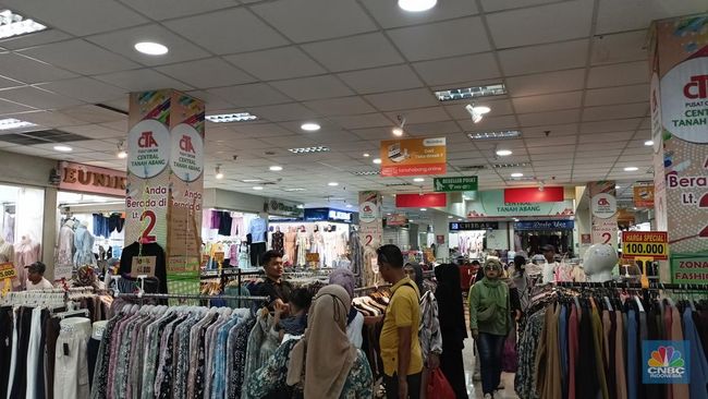 Diam-Diam Pedagang Tanah Abang Semringah, Ngaku Omzet Mulai Naik