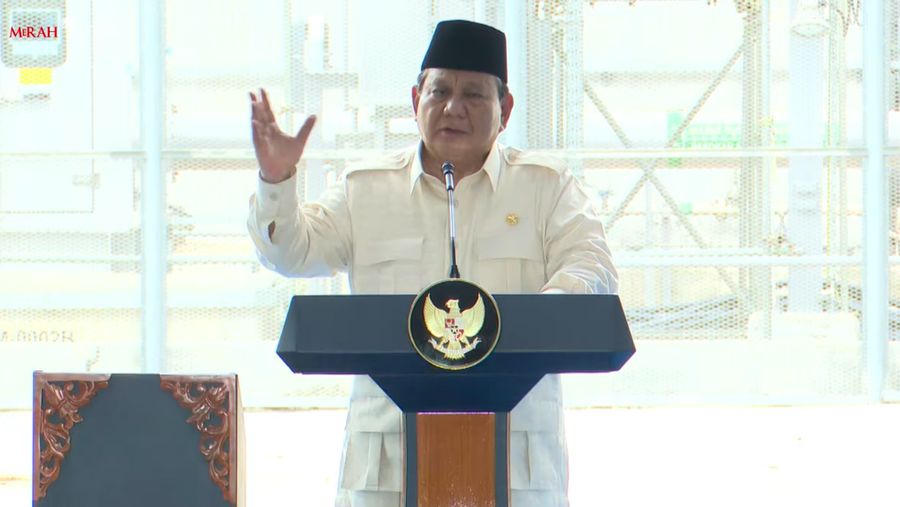 Presiden Prabowo Subianto memberikan sambutan dalam LIVE: Peresmian Pabrik Pemurnian Logam Mulia PT Freeport Indonesia, Gresik, Senin (17/3/2025). (Tangkapan Layar Youtube Sekretariat Presiden)