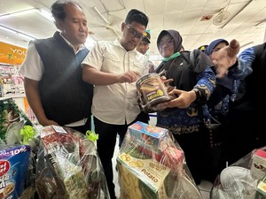 Sidak Toko-Mal Kota Kediri Jelang Lebaran, Ditemukan Makanan Kedaluwarsa