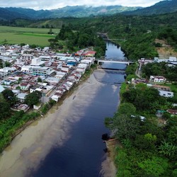 Potret Sungai Ekuador Mendadak Menghitam dan Ancam Warga
