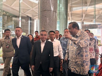 Dasco & Anggota DPR Datangi Gedung Bursa Efek