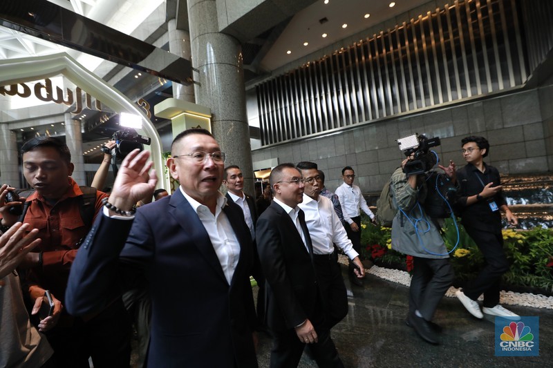 Anggota DPR RI kunjungi Bursa Efek Indonesia (BEI) di Jakarta, Selasa (18/3/2025). (CNBC Indonesia/Muhammad Sabki) Anggota DPR RI kunjungi Bursa Efek Indonesia (BEI) di Jakarta, Selasa (18/3/2025). (CNBC Indonesia/Muhammad Sabki)