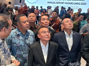 Dasco Tiba-tiba ke BEI Kala IHSG Ambruk
