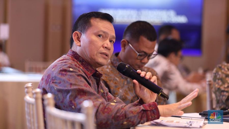 Deputi Bidang Koordinasi Energi & Sumber Daya Mineral Kementerian Koordinator Bidang Perekonomian RI, Elen Setiadi menyampaikan paparan dalam acara Mining Forum 2025 di Jakarta, Selasa (18/3/2025). (²©²ÊÍøÕ¾/Tri Susilo)
