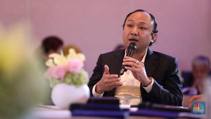 Direktur PT Bayan Resources Tbk, Alexander Ery Wibowo menyampaikan paparan dalam acara Mining Forum 2025 di Jakarta, Selasa (18/3/2025). (²©²ÊÍøÕ¾/Tri Susilo)