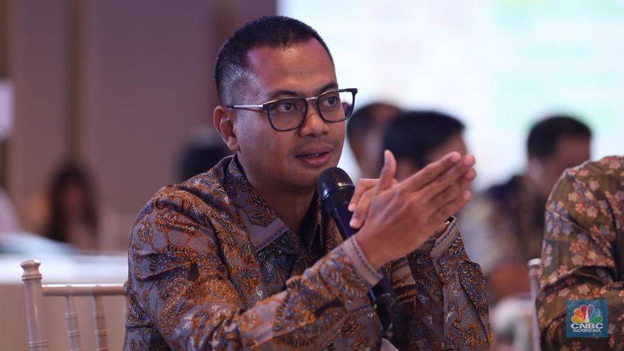Direktur Utama PT Indonesia Asahan Aluminium, Ilhamsyah Mahendra menyampaikan paparan dalam acara Mining Forum 2025 di Jakarta, Selasa (18/3/2025). (²©²ÊÍøÕ¾/Tri Susilo)