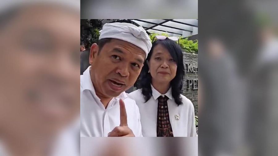 Gubernur Jawa Barat Dedi Mulyadi dan Wakil Menteri Pekerjaan Umum (PU) Diana Kusumastuti. (Instagram/dedimulyadi71)