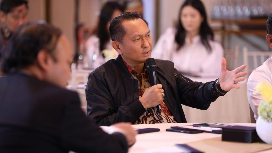 Ketua Komisi XII DPR RI, Bambang Patijaya menyampaikan paparan dalam acara Mining Forum 2025 di Jakarta, Selasa (18/3/2025). (²©²ÊÍøÕ¾/Tri Susilo)