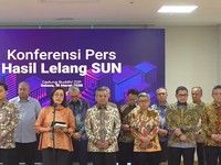 Surat Utang RI Diburu Asing Saat IHSG Anjlok, Sri Mulyani Raup Rp 28 T