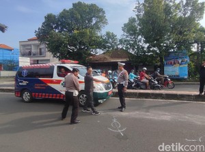 Tabrak Ambulans, Pemotor Tewas di Jalan Gatot Subroto Tabanan