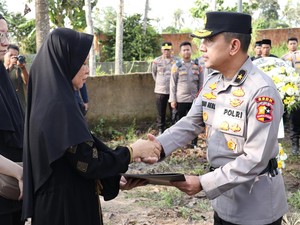 Surat KPLB 3 Polisi Gugur Saat Bubarkan Sabung Ayam di Lampung Diantar Jenderal