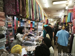 Tradisi Tahunan di Pasar Baru Bandung