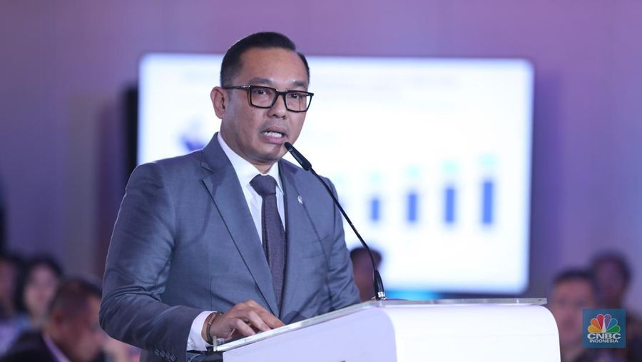 Wakil Menteri Investasi dan Hilirisasi/Wakil Kepala BKPM, Todotua Pasaribu menyampaikan paparan dalam acara Mining Forum 2025 di Jakarta, Selasa (18/3/2025). (²©²ÊÍøÕ¾/Tri Susilo)