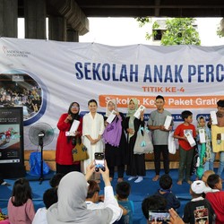 'Sulap' Baju Bekas, ASHTA District 8 Kolaborasi Gelar Workshop Upcycle