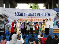 'Sulap' Baju Bekas, ASHTA District 8 Kolaborasi Gelar Workshop Upcycle