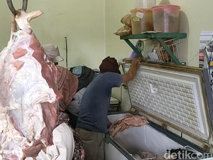 10 Kg Daging Sapi Busuk Ditemukan di Pasar Bendungan Kulon Progo