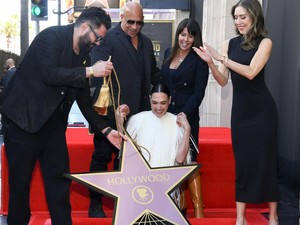 Video: Momen Gal Gadot Terima Penghargaan Bintang Hollywood Walk of Fame