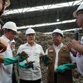 Ada 'Harta Karun' di Tumpukan Sampah Bantar Gebang, Zulhas Lakukan Ini