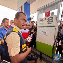 Tinjau SPBU Banjarmasin, Bahlil Pastikan BBM Pertamina Sesuai Standar!