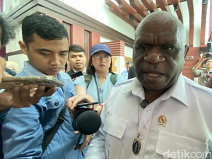 Riuh Dwifungsi Tentara dalam RUU TNI, Menteri Pigai: Itu Cuma Khayalan!