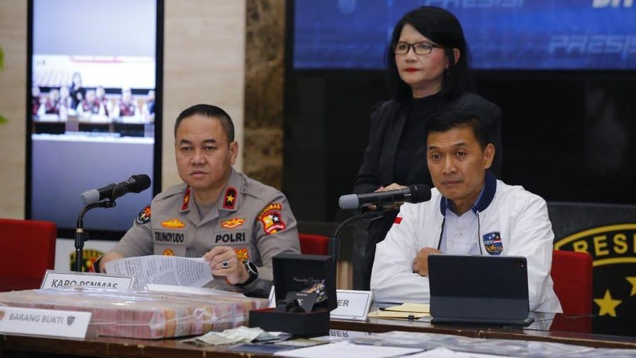 Polri mengungkap kasus penipuan trading saham dan kripto dengan kerugian Rp 105 miliar. (Dok. Polri)