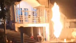 Api Setinggi 6 Meter Menyembur dari Sumur Bor di Bojonegoro