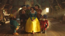 Video: Snow White Live-Action Sukses Bikin Penonton Nostalgia