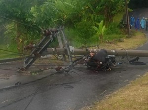 Pegawai Kontrak DLH Karangasem Tewas Tertimpa Tiang Listrik