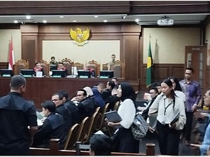 Tak Pakai Toga, 4 Pengacara Tom Lembong Diminta Hakim Keluar Area Sidang