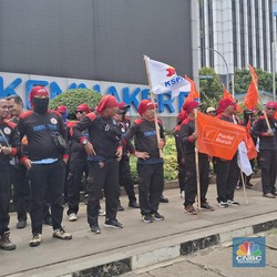 Gagal Temui Menaker Hari Ini, Demo Buruh Protes Badai PHK Bakal Lanjut