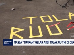 Video: Massa "Tumpah" Gelar Aksi Tolak UU TNI di Depan Gedung DPR