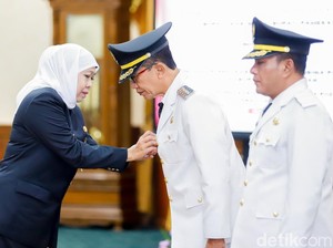 Pesan Khofifah Saat Lantik Bupati-Wabup Pamekasan Kholilurrahman-Sukriyanto