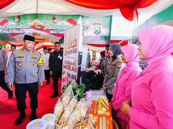 Kapolri Hadiri Bazar-Baksos Ramadan di Polda Jatim Kapolri Hadiri Bazar-Baksos Ramadan di Polda Jatim