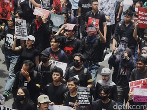 3 Mahasiswa UI Terluka Saat Demo Tolak RUU TNI