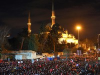Turki di Ambang Chaos! Potret Demo Warga Bawa Isu 'Kudeta' Erdogan