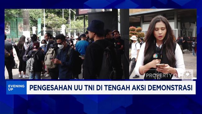 Pengesahan UU TNI di Tengah Aksi Demonstrasi