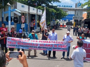 Tolak Pembatasan, Sopir Truk Ancam Blokade Akses Banyuwangi Menuju Bali