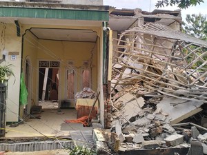 Rumah di Lereng Bukit Memang Indah, tapi Banyak Bahaya Mengintai!