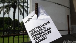 Video RUU TNI Disahkan Jadi UU, eaJ Park: Pray for Indonesia