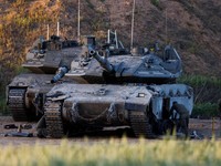 Potret Tank-Tank Israel Kembali Serbu Gaza, Perang Baru Dimulai