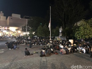 Massa Demo Tolak UU TNI Akan Menginap di Gedung DPRD DIY