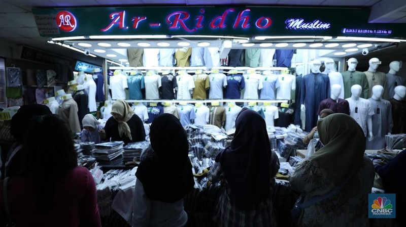 Suasana Pasar Tanah Abang di Jakarta, Kamis (20/3/2025). (CNBC Indonesia/Tri Susilo)