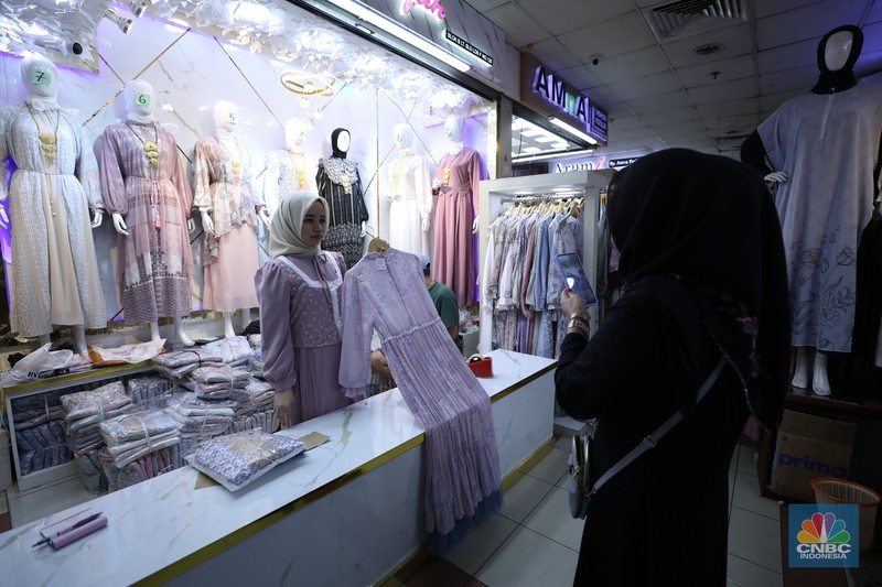 Suasana Pasar Tanah Abang di Jakarta, Kamis (20/3/2025). (CNBC Indonesia/Tri Susilo) Suasana Pasar Tanah Abang di Jakarta, Kamis (20/3/2025). (CNBC Indonesia/Tri Susilo)