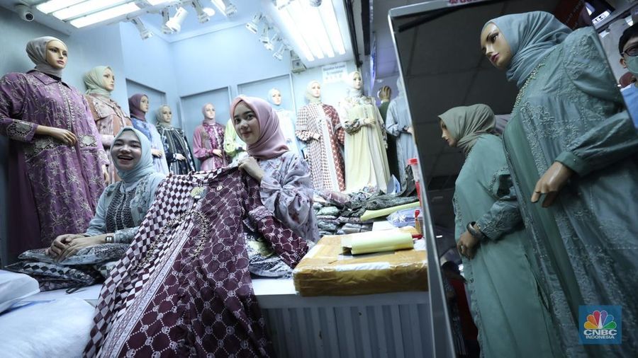 Suasana Pasar Tanah Abang di Jakarta, Kamis (20/3/2025). (CNBC Indonesia/Tri Susilo)