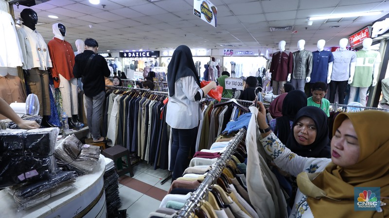 Suasana Pasar Tanah Abang di Jakarta, Kamis (20/3/2025). (CNBC Indonesia/Tri Susilo) Suasana Pasar Tanah Abang di Jakarta, Kamis (20/3/2025). (CNBC Indonesia/Tri Susilo)